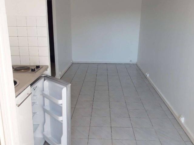 Collines d'Estanove, appartement de type studio avec balcon et p