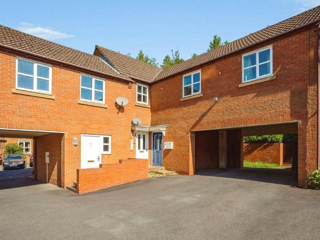 Colling Close, Loughborough, LE11 1 bed flat to rent £775 pcm £179 pw