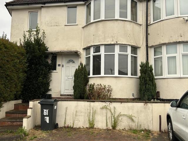 Collingdon Avenue, Birmingham, B26 3YL 3 bed semi detached house to rent £1,250 pcm £288 pw