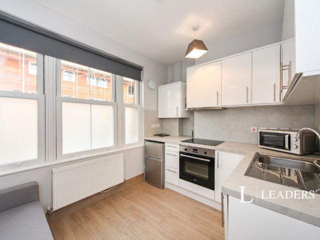 Collingdon Street, Luton, Bedfordshire LU1, Studio to rent, £900 pcm | PrimeLocation