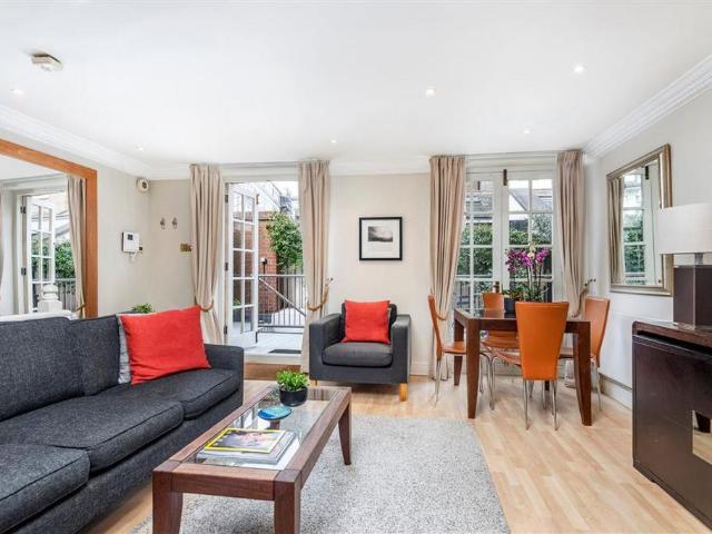Collingham Gardens, London SW5 1 bed flat to rent £3,300 pcm £762 pw