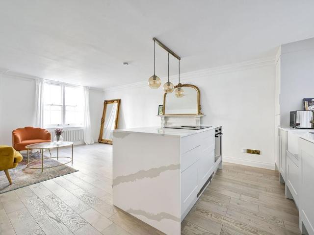 Collingham Gardens, South Kensington. 2 bed flat to rent £3,900 pcm £900 pw
