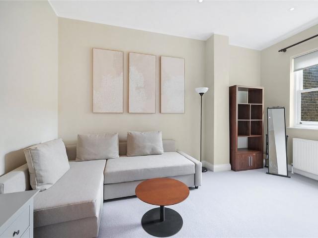 Collingham Place, Earls Court SW5, 2 bed flat to rent, £3,600 pcm | PrimeLocation