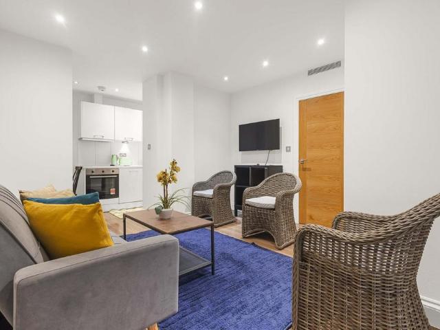 Collingham Place, London 1 bed flat to rent £2,799 pcm £646 pw