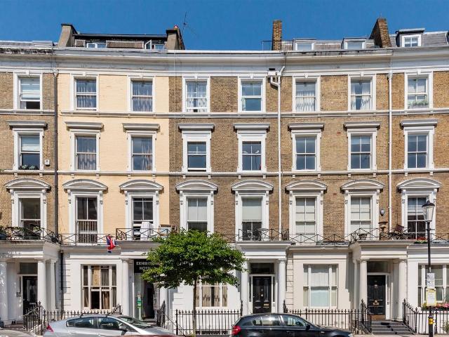 Collingham Place, London SW5, 3 bed flat to rent, £4,900 pcm | PrimeLocation