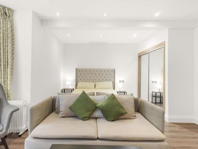 Collingham Place, London SW5, Studio to rent, £2,297 pcm | PrimeLocation