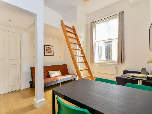 Collingham Place, South Kensington. Studio to rent £1,985 pcm £458 pw