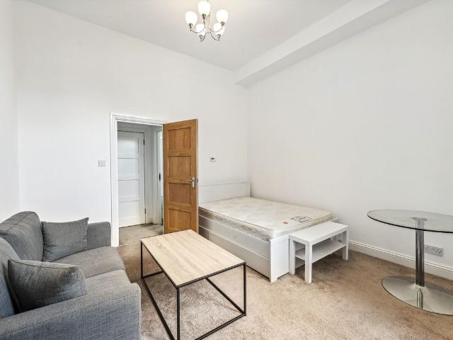 Collingham Road, Earls Court SW5, Studio to rent, £2,000 pcm | PrimeLocation