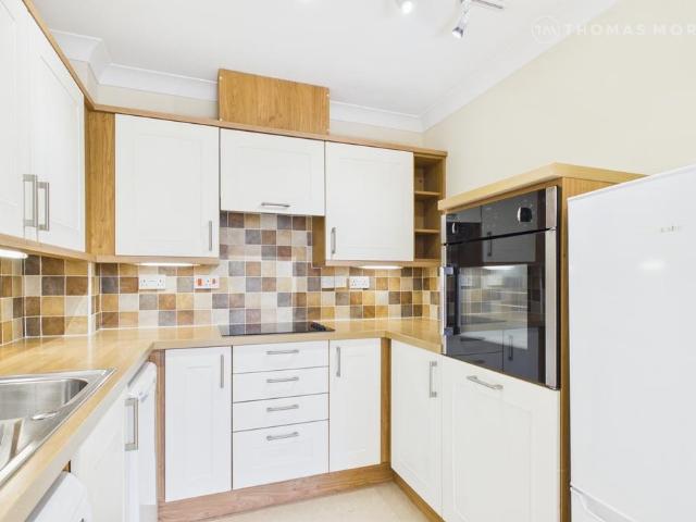 Collingwood Court, Hertfordshire SG8 1 bed apartment to rent £1,050 pcm £242 pw