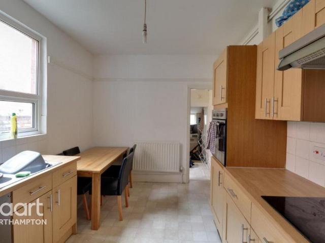 Collingwood Road, Northampton 1 bed in a house share to rent £525 pcm £121 pw