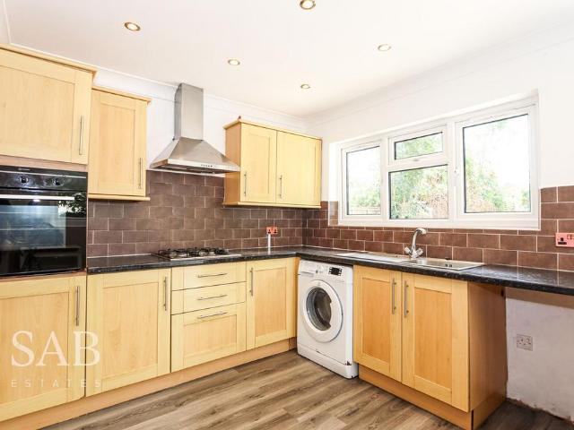 Collingwood Road, Uxbridge, UB8 3 bed semi detached house to rent £2,000 pcm £462 pw