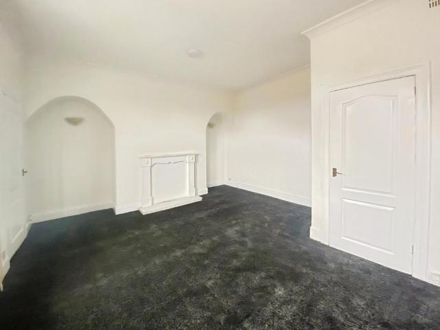 Collingwood Street, South Shields 2 bed flat to rent £595 pcm £137 pw