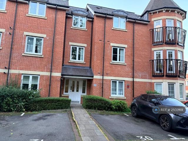 Collingtree Court, Solihull, B92 2 bed flat to rent £1,150 pcm £265 pw