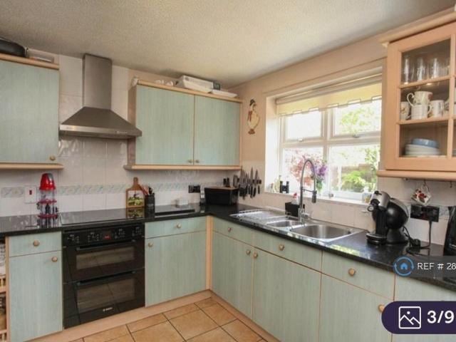 Collins Close, Leicester, LE3 3 bed semi detached house to rent £1,800 pcm £415 pw