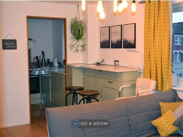 Collins House, London NW10, 1 bed flat to rent, £1,550 pcm | PrimeLocation