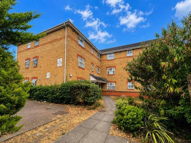 Collier Close, London, E6 1 bed flat to rent £1,600 pcm £369 pw