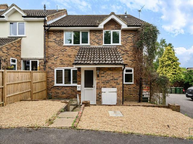 Collier Way, Guildford GU4, 2 bed end terrace house to rent, £1,550 pcm | PrimeLocation