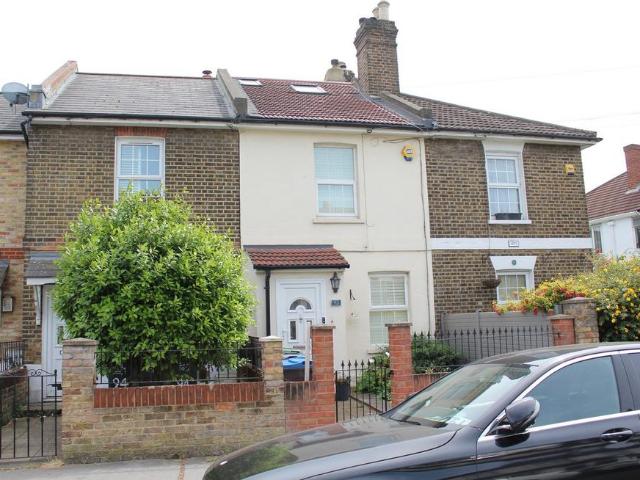 Colliers Water Lane, Thornton Heath, CR7 2 bed terraced house to rent £1,900 pcm £438 pw