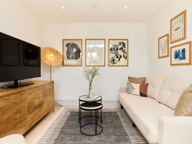 Colliers Wood SW19, 1 bed flat to rent, £2,159 pcm | PrimeLocation