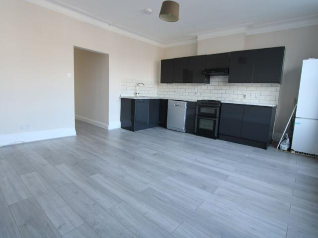 Colliers Wood SW19, 2 bed flat to rent, £1,950 pcm | PrimeLocation