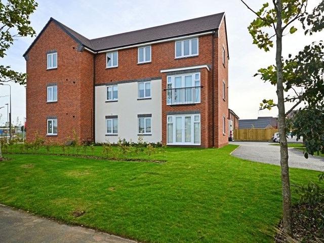 Collis Close, Burntwood WS7, 2 bed flat to rent, £950 pcm | PrimeLocation