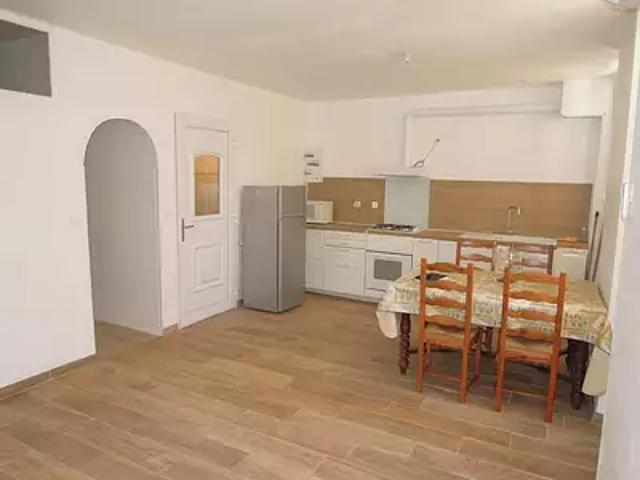 Collobrières 83610 Location appartement 2 pièces t2