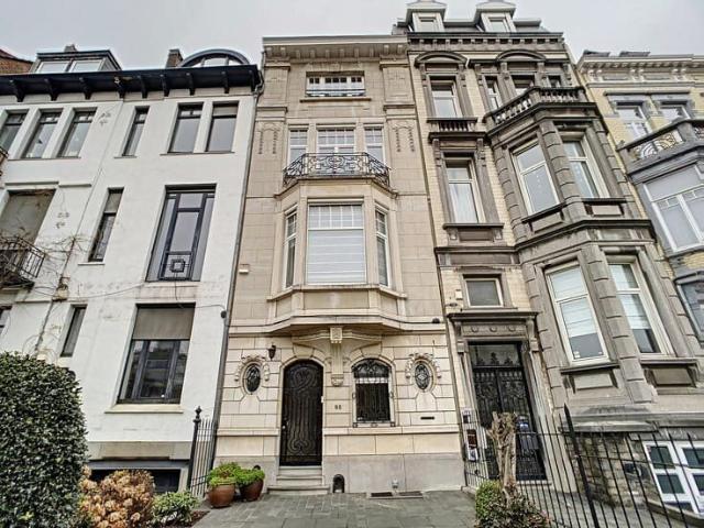 COLLOCATION ACCEPTED: Avenue de Tervuren Townhouse 5 bedr