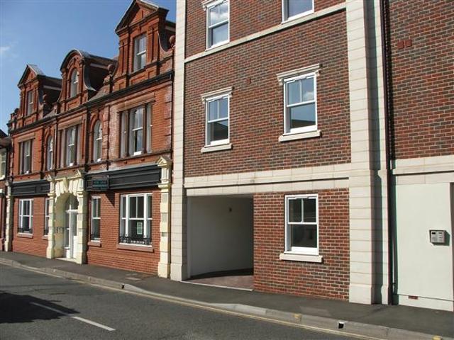 Colman Gardens, Ipswich IP4 Studio to rent £650 pcm £150 pw
