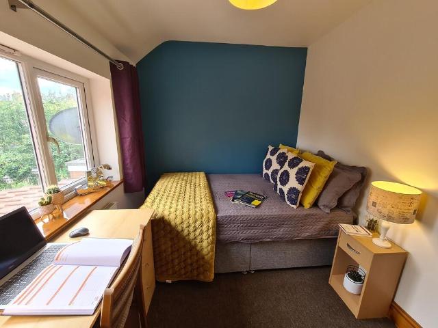 Colman Road 6 bed terraced house £3,737 pcm £862 pw