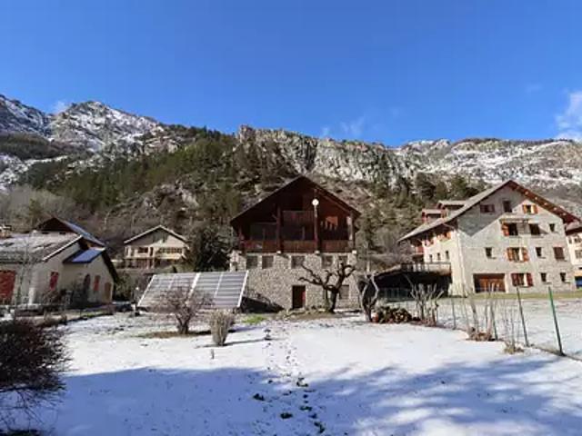 Colmars 04370 Achat / Vente appartement 9 pièces t9