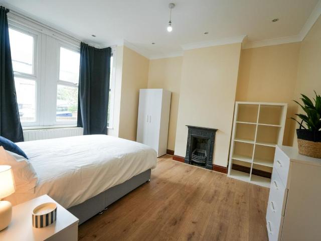 Colmer Road, London SW16, 2 bed semi detached house to rent, £4,850 pcm | PrimeLocation