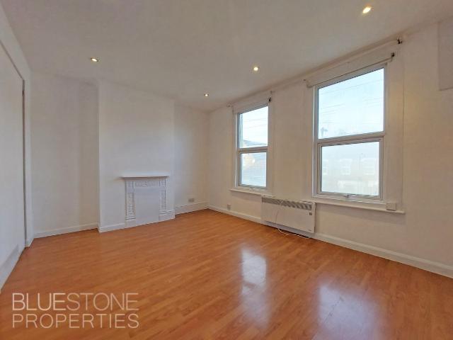 Colmer Road, Streatham SW16, Studio to rent, £1,150 pcm | PrimeLocation