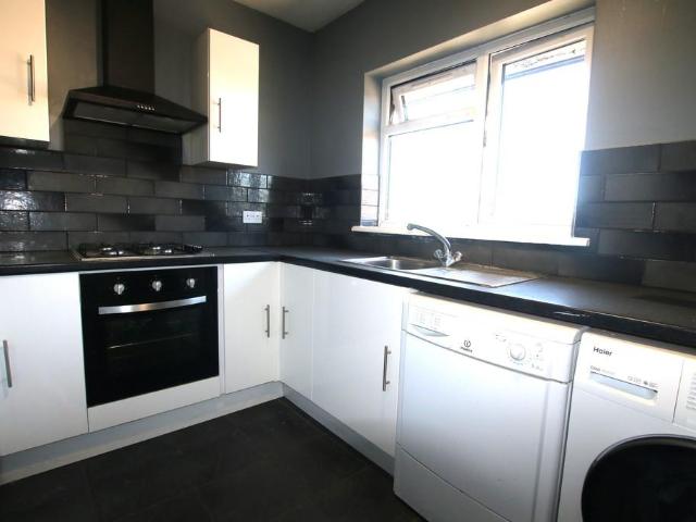 Colnbrook 2 bed apartment to rent £1,500 pcm £346 pw