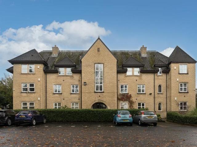 Colne Road, Burnley BB10 3 bed apartment to rent £1,000 pcm £231 pw