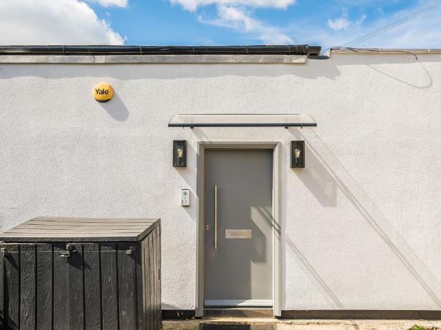 Colne Road, Twickenham TW2, 2 bed flat to rent, £1,900 pcm | PrimeLocation