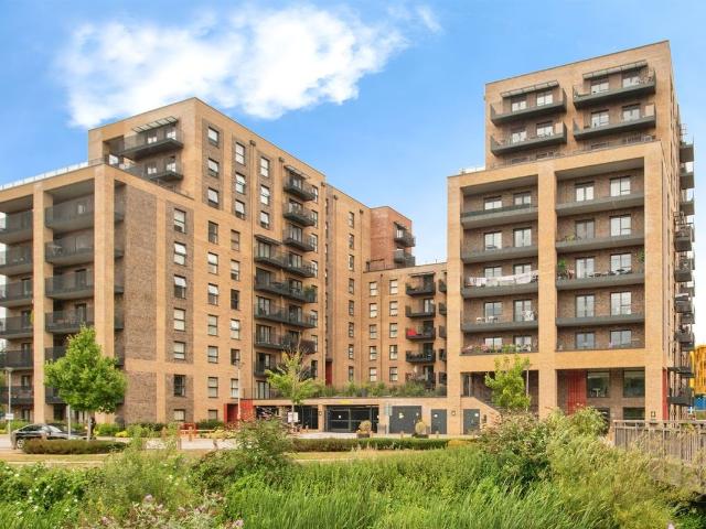 Colnebank Drive, Springwell Apartments Colnebank Drive WD18, 1 bed flat to rent, £1,400 pcm | PrimeLocation