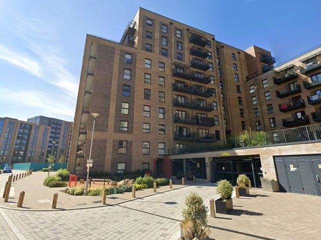 Colnebank Drive, Watford WD18, 2 bed flat to rent, £2,250 pcm | PrimeLocation
