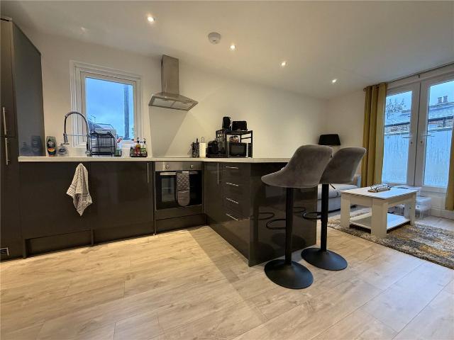 Colney Hatch Lane, Muswell Hill N10, 1 bed flat to rent, £1,500 pcm | PrimeLocation