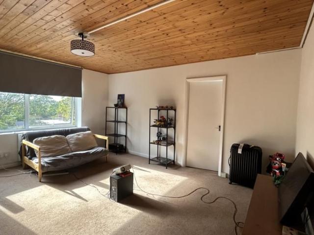 Colney Hatch Lane, Muswell Hill N10, 1 bed flat to rent, £1,600 pcm | PrimeLocation