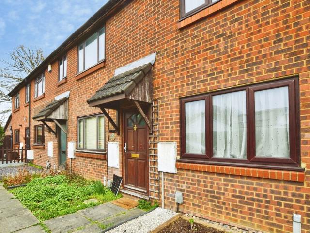 Colney Heath Lane, St Albans AL4, 2 bed terraced house to rent, £1,550 pcm | PrimeLocation