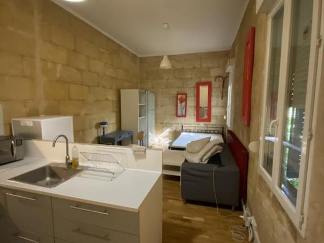 Coloc avec chambres et appartements CHARTRONS