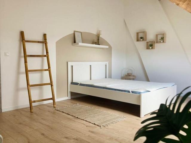 Colocation maison de 190 m2 2 ch. à louer, cours intérieur