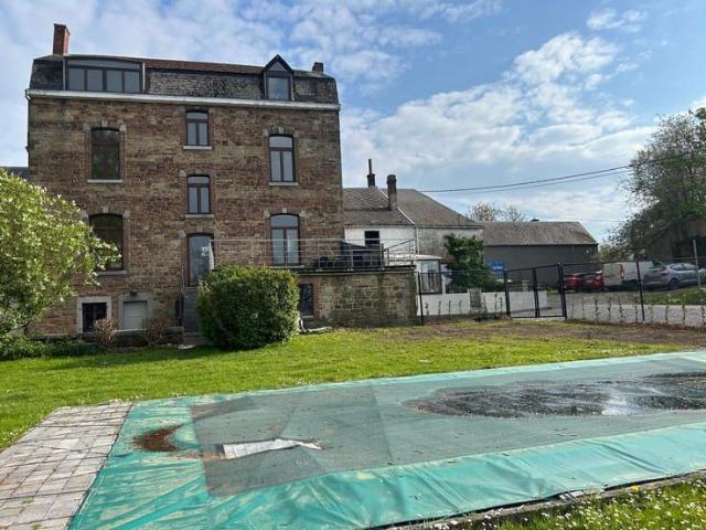Colocation à Lustin avec jardin et piscine