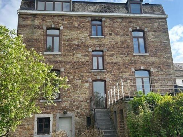 Colocation à Lustin avec jardin et piscine