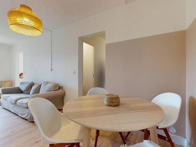 Colocation à Villeurbanne: Appartement de 96m2