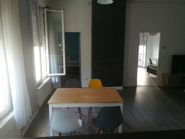 COLOCATION EXCLUSIVEMENT PLACE CARNOT 1 chambre de 19m2 dans.
