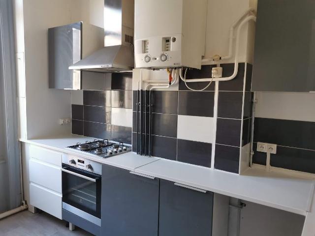 COLOCATION EXCLUSIVEMENT RUE CLOVIS HUGUES 1 chambre de 15m2.