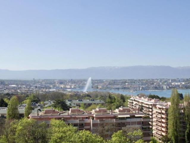 Cologny Parc: Attique d'exception avec vue panoramique!