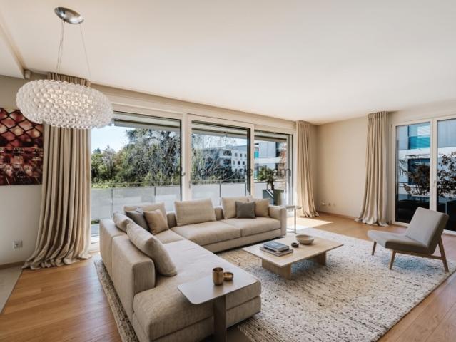 COLOGNY | Prächtige 6 Zimmer Wohnung, ideal gelegen zwischen Stadt und Land