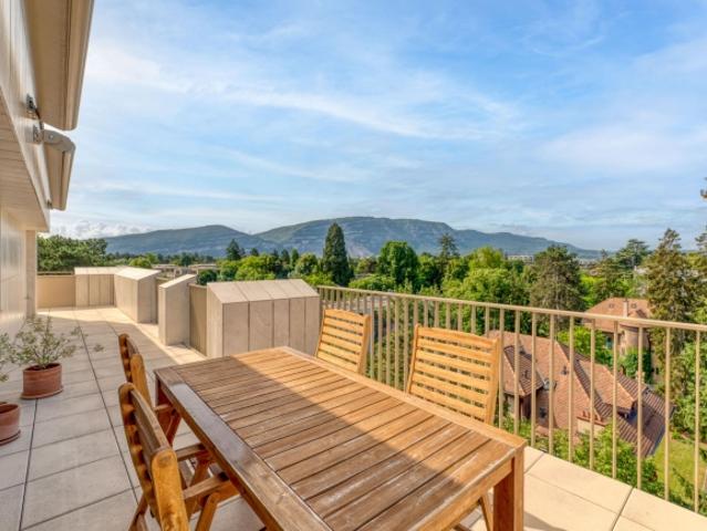 Cologny | 4 Zimmer Penthouse Wohnung mit atemberaubender Aussicht